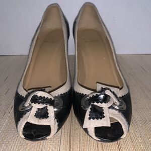 Stuart Weitzman Black Croc Embossed Leather Beige Accent Peep Toe Heel Office 7M